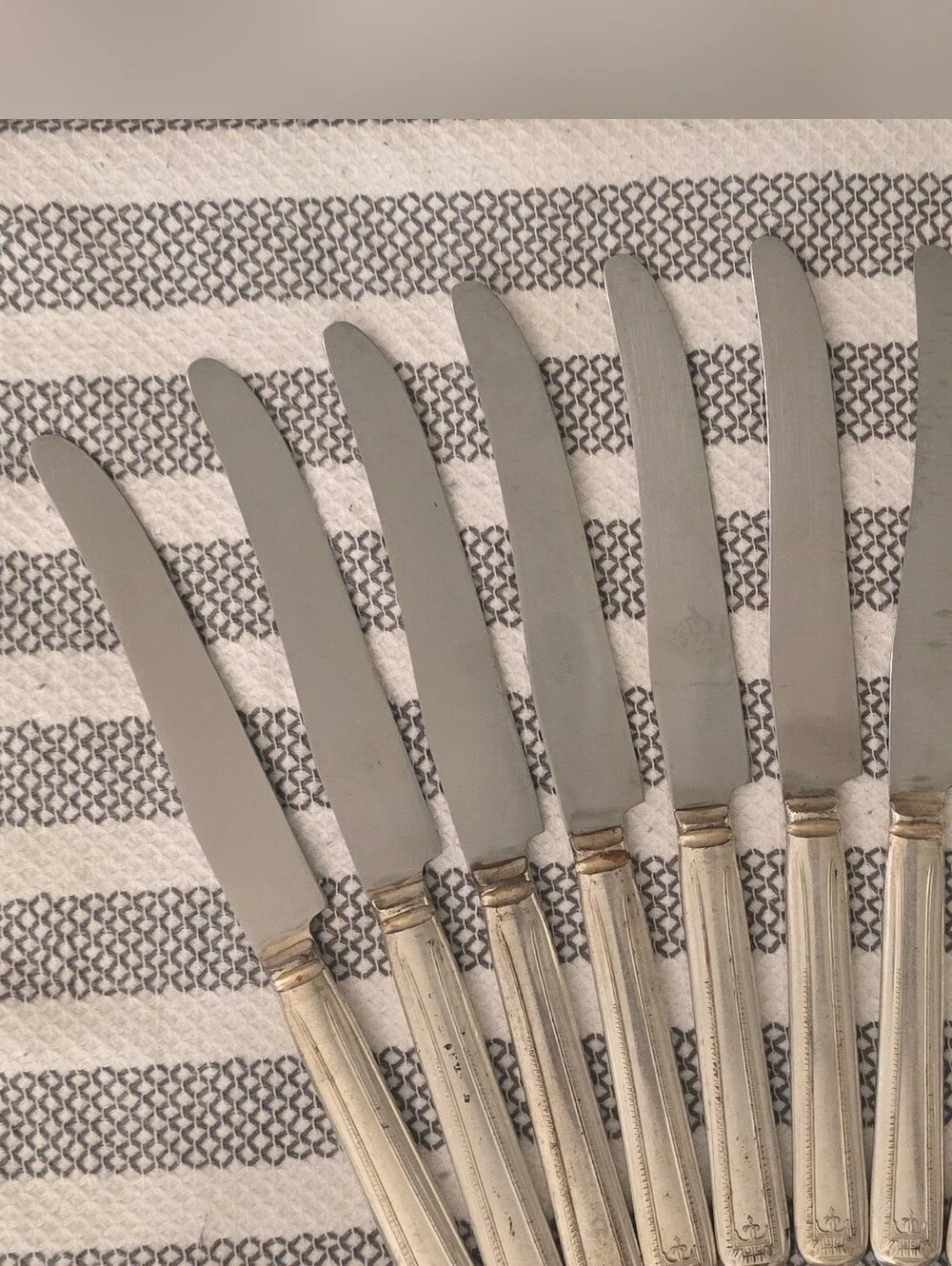 Silver-Handle Dinner Knife Set - Classic Stainless Steel (Set of 8) Made In USA